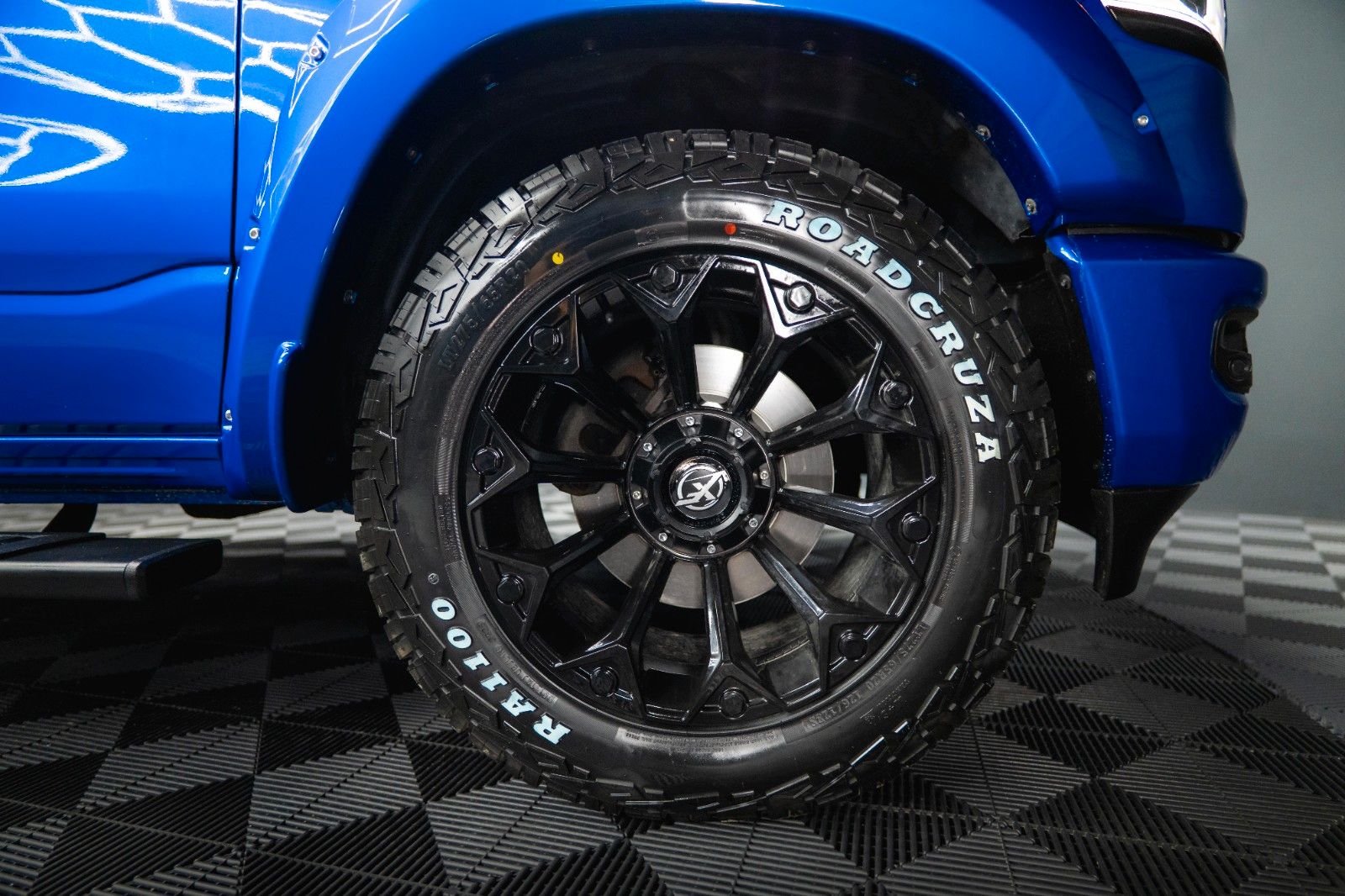 Dodge RAM 5.7 V8 HEMI 4x4 OFFROAD Night Limited 19%