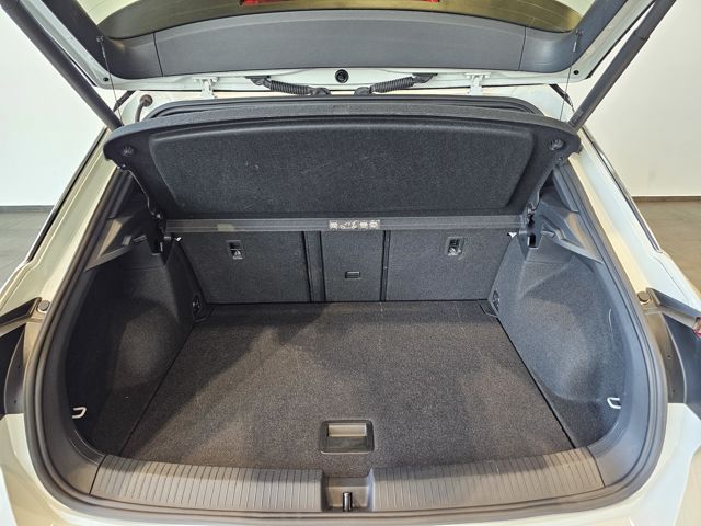 Volkswagen T-Roc R 4M Black - Samsaru's Car Outlet