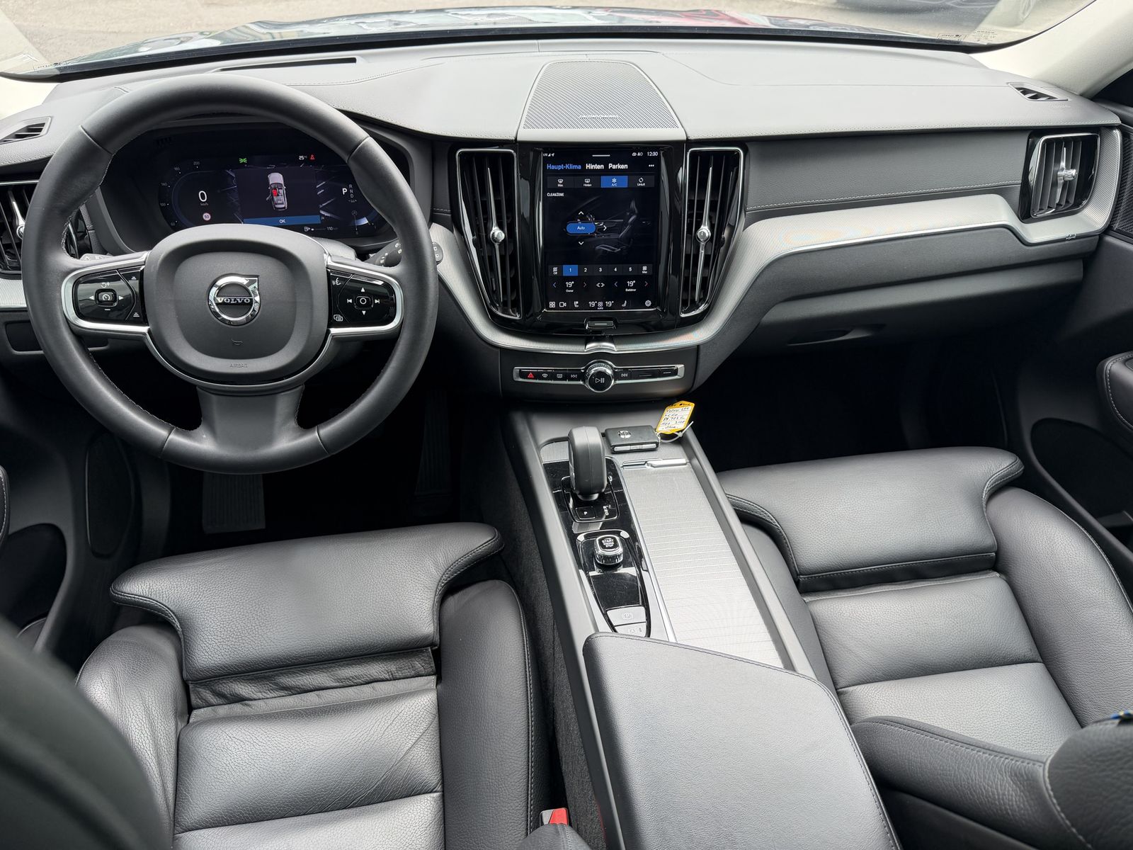 Volvo XC60 B5 D AWD Ultimate Dark ACC / PANO / RFK