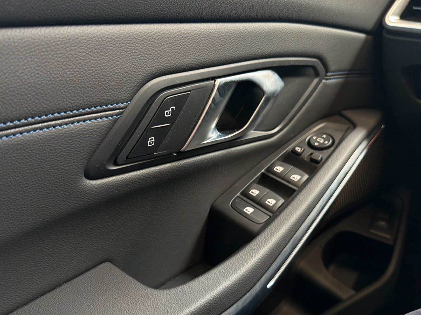 BMW 318i Touring M-Sport AHK ACC KZ 360° HUD PANO IQ