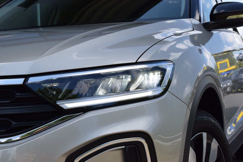 Volkswagen T-Roc 1.5 TSI DSG Move - Samsaru's Car Outlet