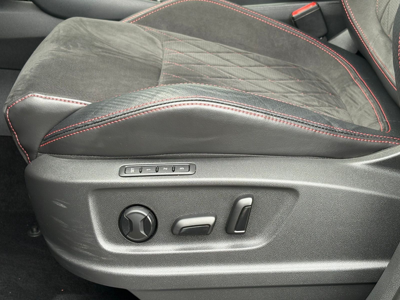 Skoda Kodiaq 2.0 TSI DSG RS 4x4 AHK PANO 360°KAM LHZ