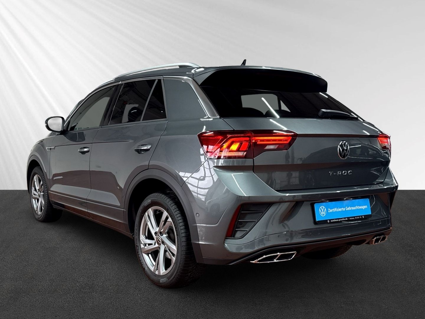Volkswagen T-Roc 1.0 TSI R-Line - Samsaru's Car Outlet
