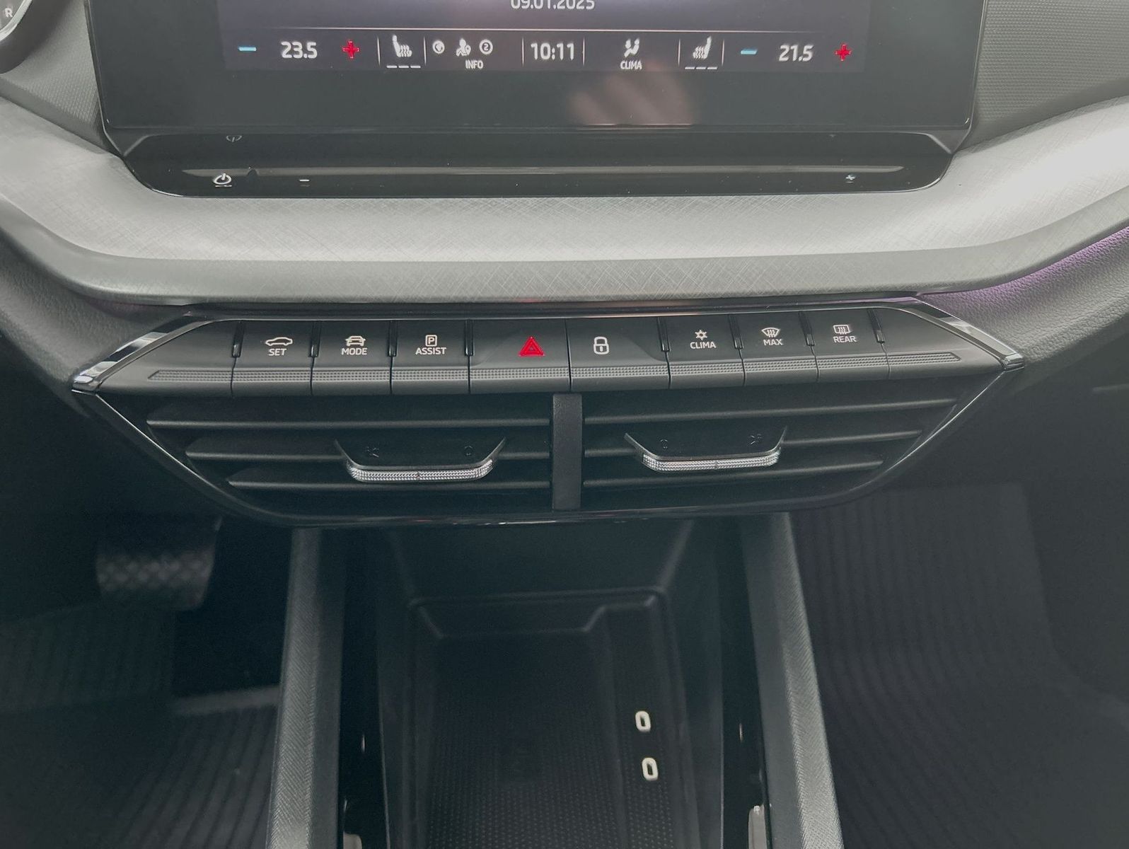 Skoda Octavia Combi 1.5 TSI - Samsaru's Car Outlet