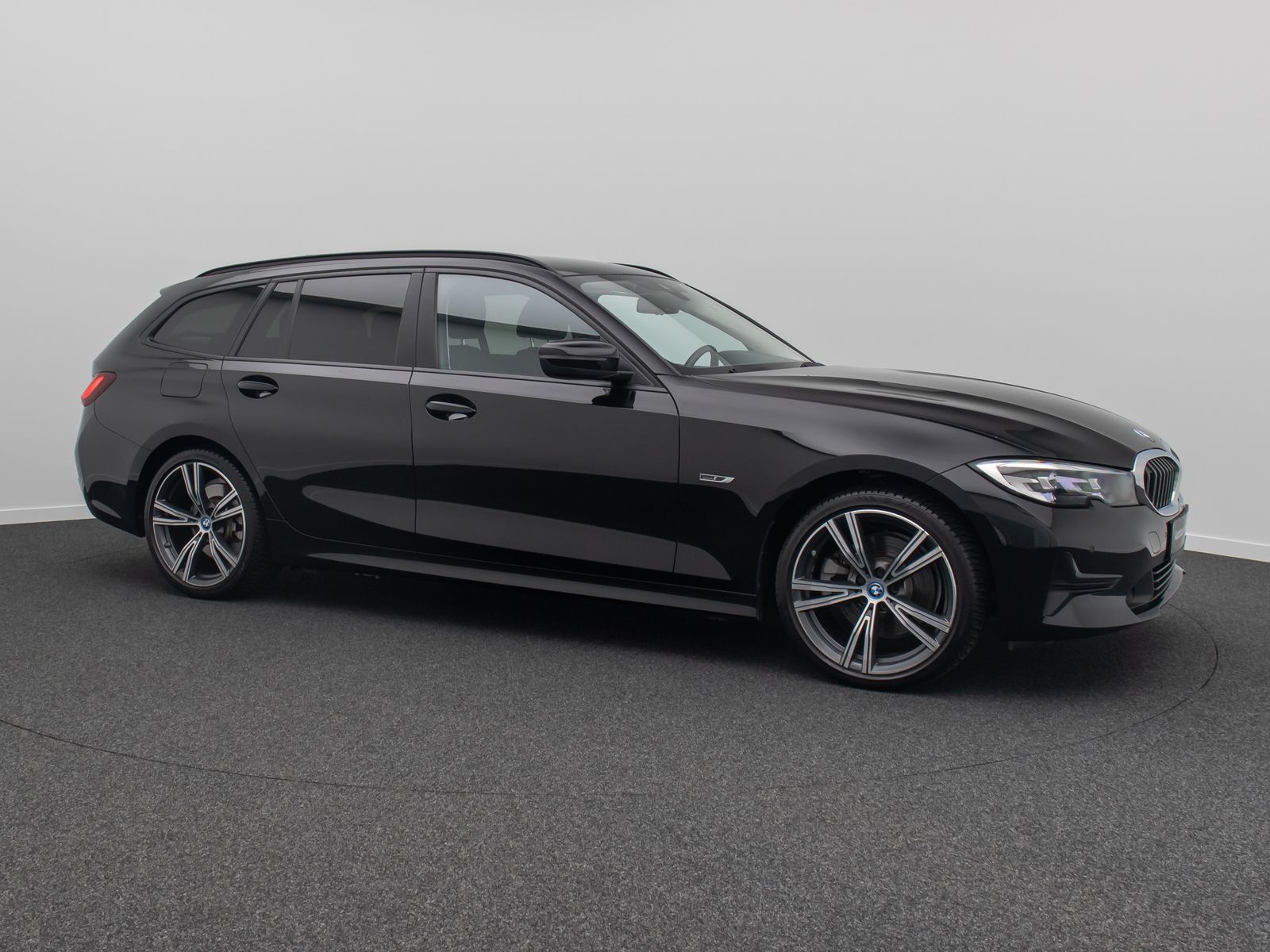 BMW 320e - Samsaru's Car Outlet
