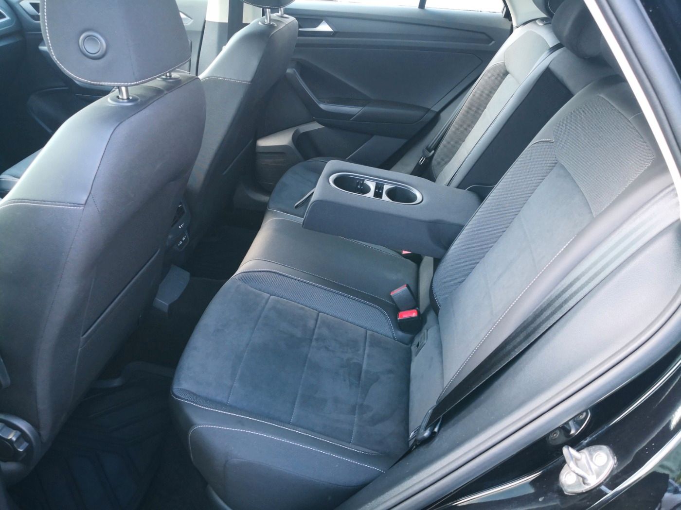 Volkswagen T-Roc 1.5 TSI Style DSG - Samsaru's Car Outlet