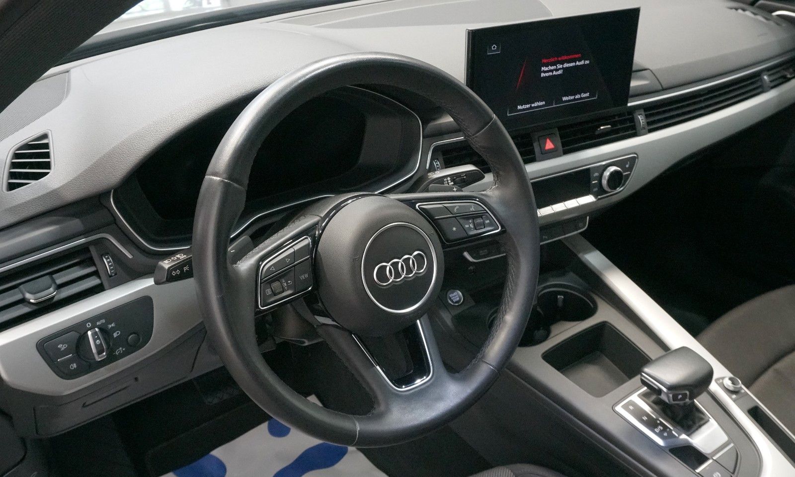 Audi A4 Lim. 40 TFSI S line - Samsaru's Car Outlet