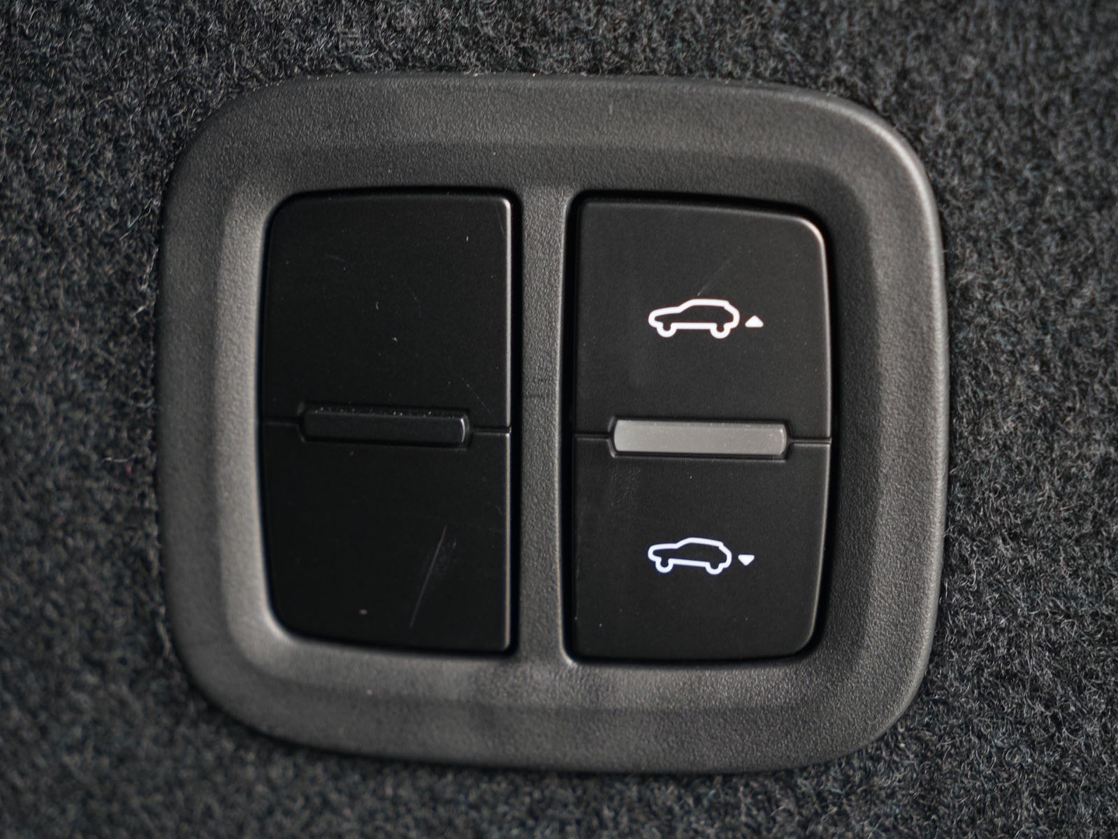 Porsche E-Hybrid MY24-INNODRIVE-ACC-LUFTF.-PANO-BOSE-RS