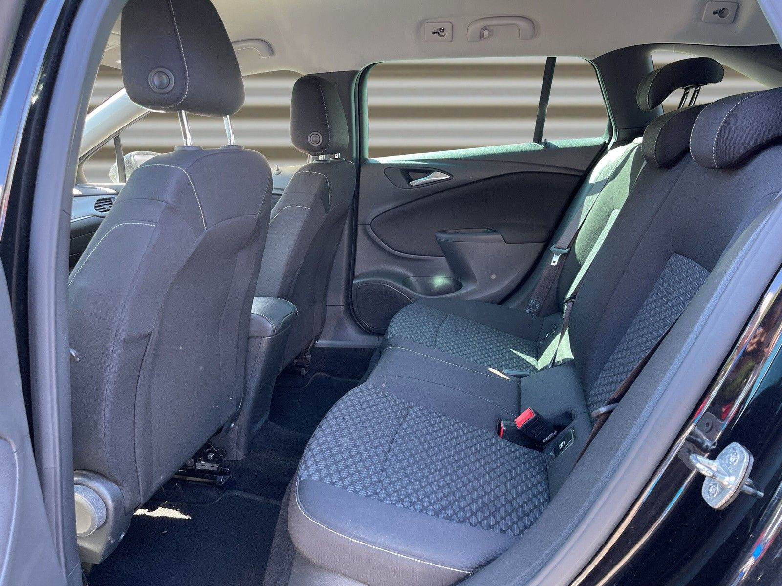 Opel Astra 145PS Business - Samsaru's Car Outlet