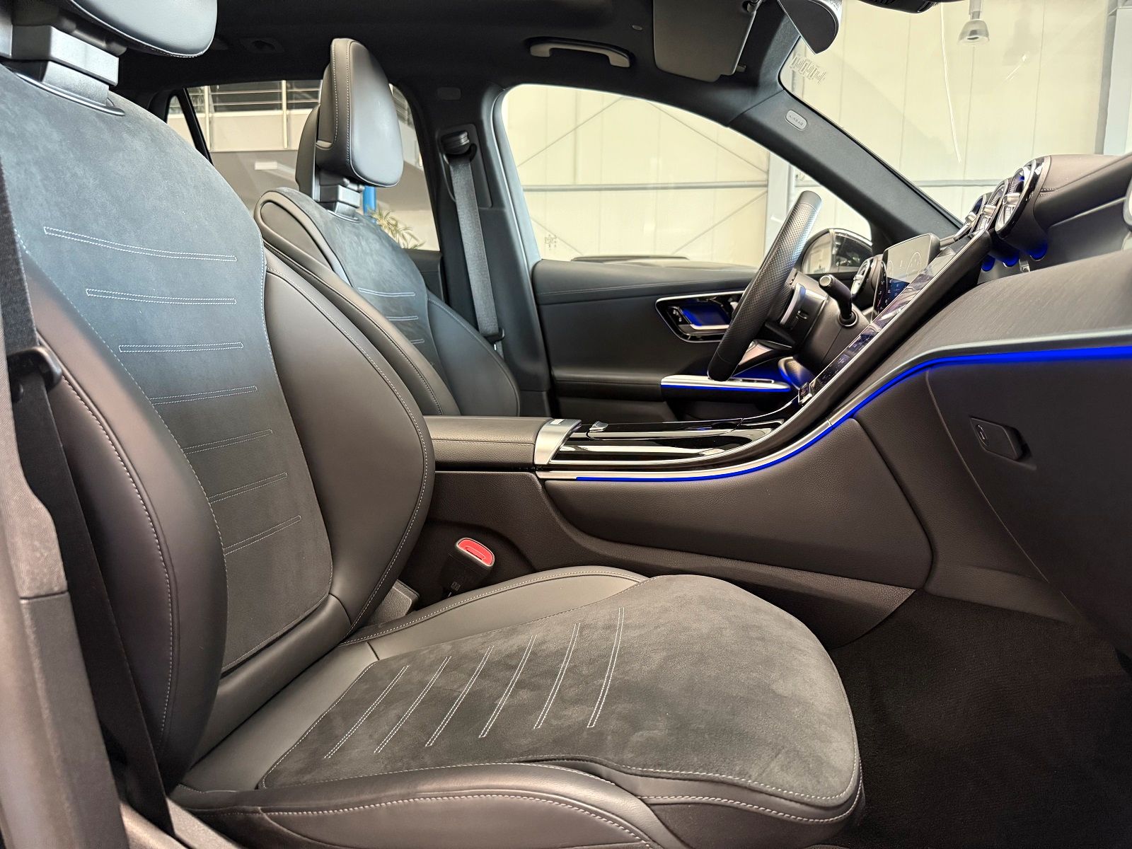 Mercedes-Benz GLC 300 4M AMG PREMIUM BURMESTER- PANORAMA- AHK!
