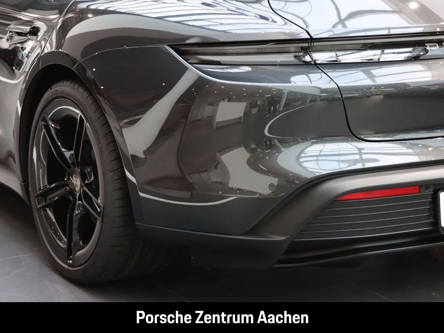 Porsche Taycan 4S Sport Turismo Head-Up Surround-View