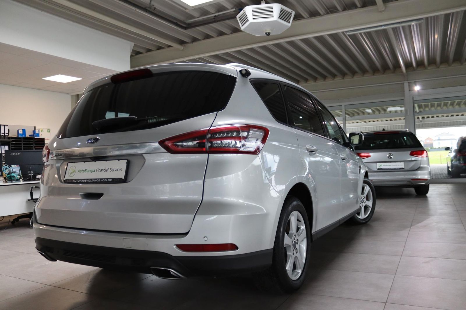Ford S-MAX 2.0 EcoBlue Business - Samsaru's Car Outlet