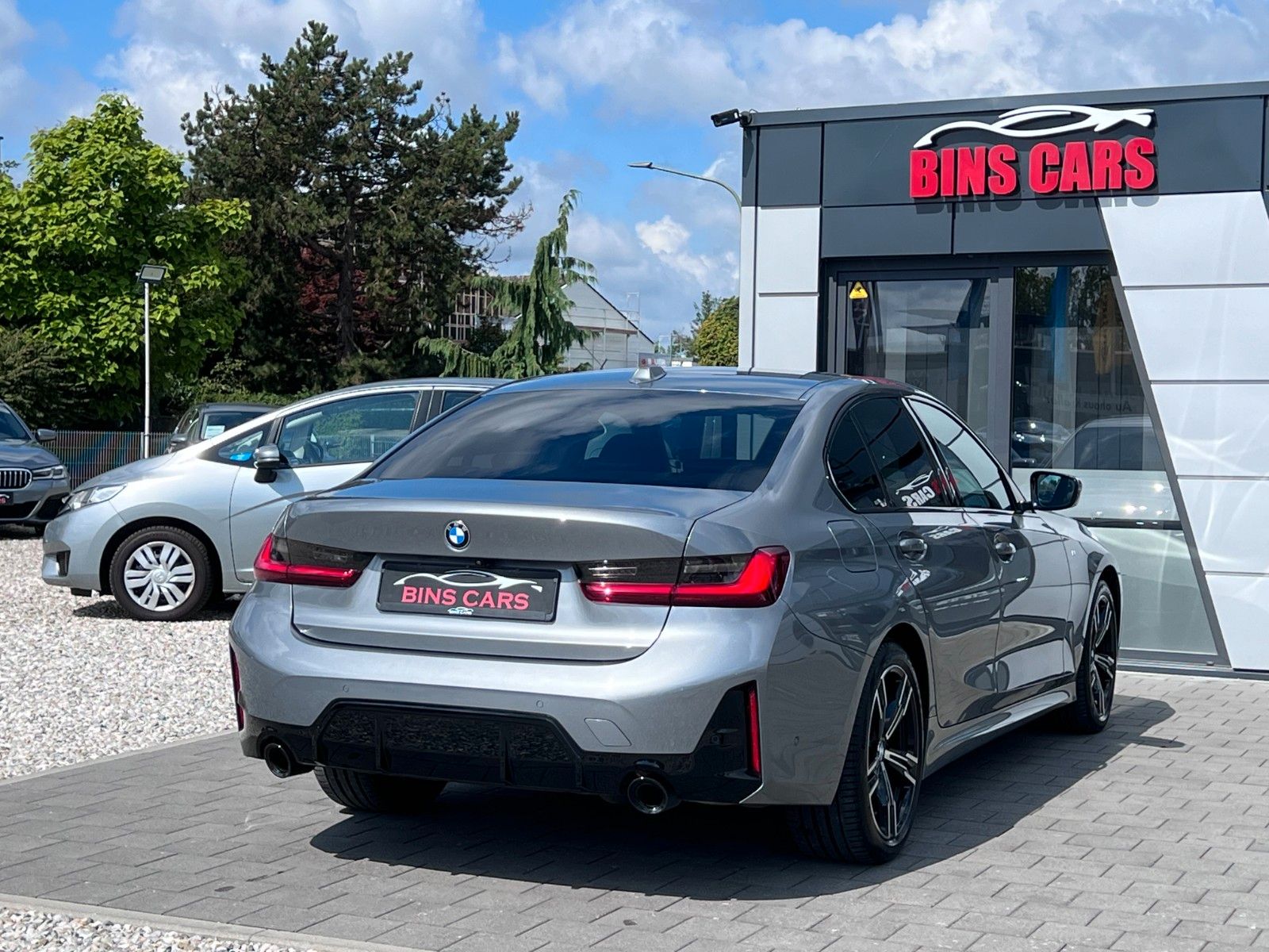 BMW 320d Lim xDrive M Sport - Samsaru's Car Outlet