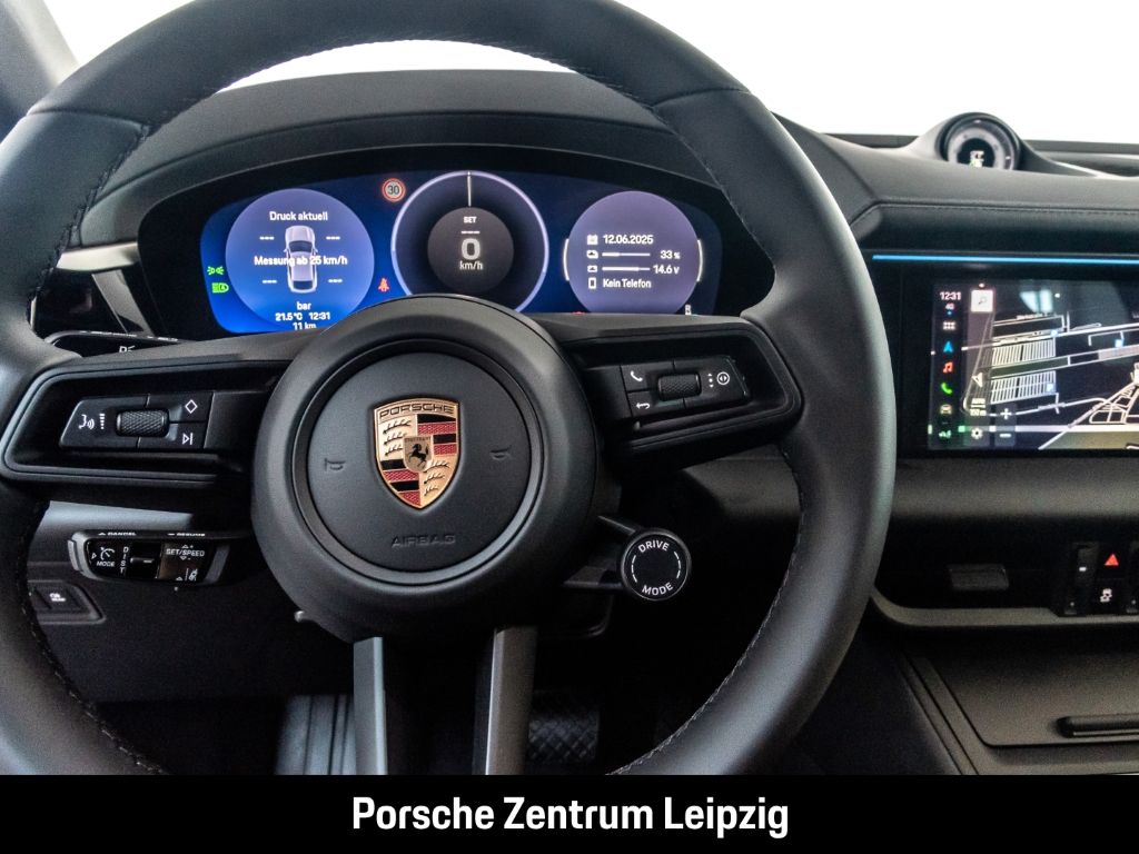 Porsche Macan - Samsaru's Car Outlet