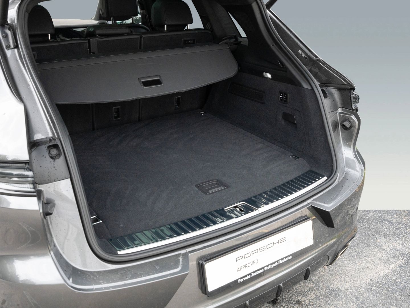Porsche Cayenne Turbo E-Hybrid PDCC Carbon Design Paket
