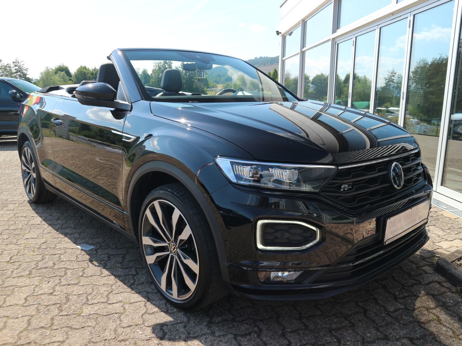 Volkswagen T-Roc R-Line 1.5 TSI DSG - Samsaru's Car Outlet