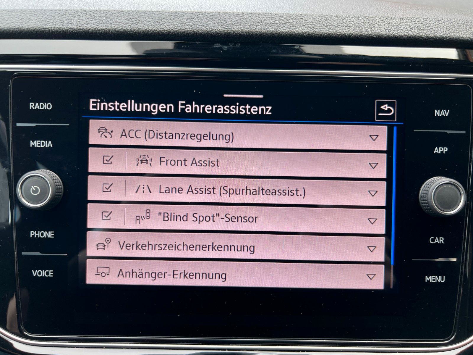 Volkswagen T-Roc 1.5TSi DSG Black - Samsaru's Car Outlet