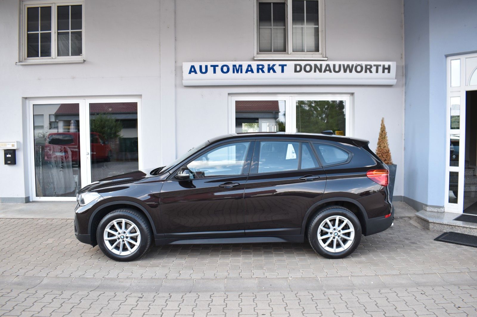 BMW X1 xDrive 25i Aut. Advantage - Samsaru's Car Outlet