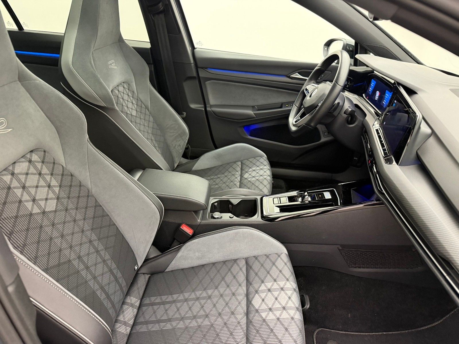 Volkswagen Golf Variant 2.0 TSI DSG 4M R-Line BlackPanoAHK
