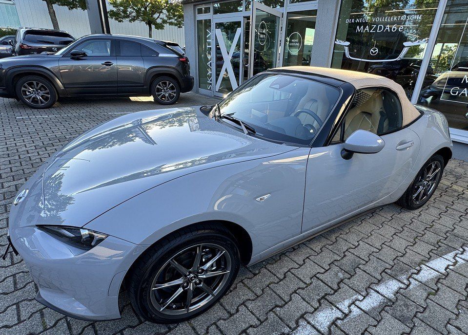 Mazda MX-5 1.5L SKYACTIV-G  132 6MT RWD Kazari