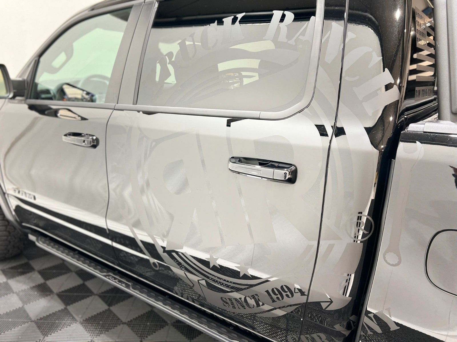 Dodge RAM 1500 Rebel Night Premium 3.0L MY25 RTR Umbau