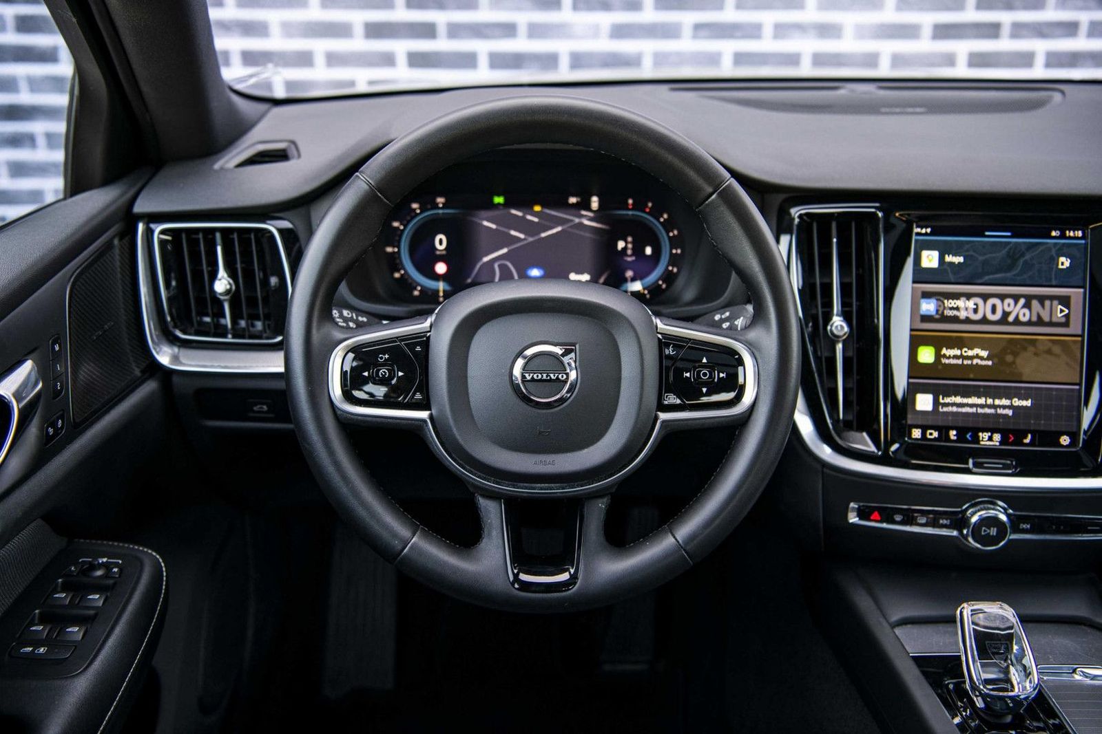 Volvo S60 2.0 B4 Plus Dark | Panoramisch schuif/kantel