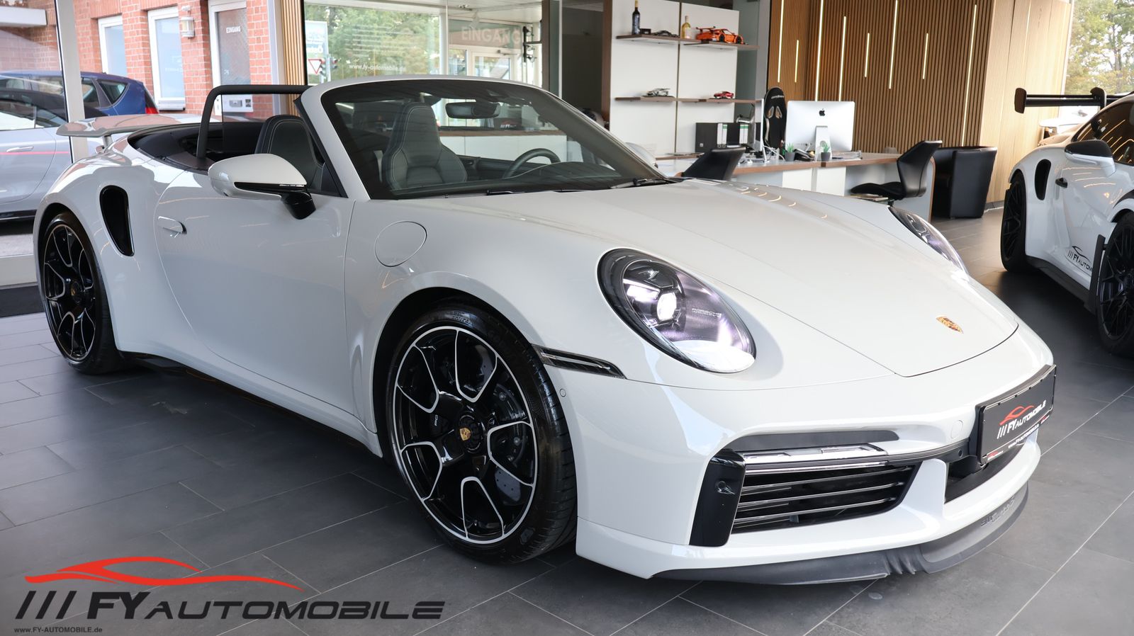 Porsche 992 Turbo S Cabriolet Lift* Keramik* Garantie*