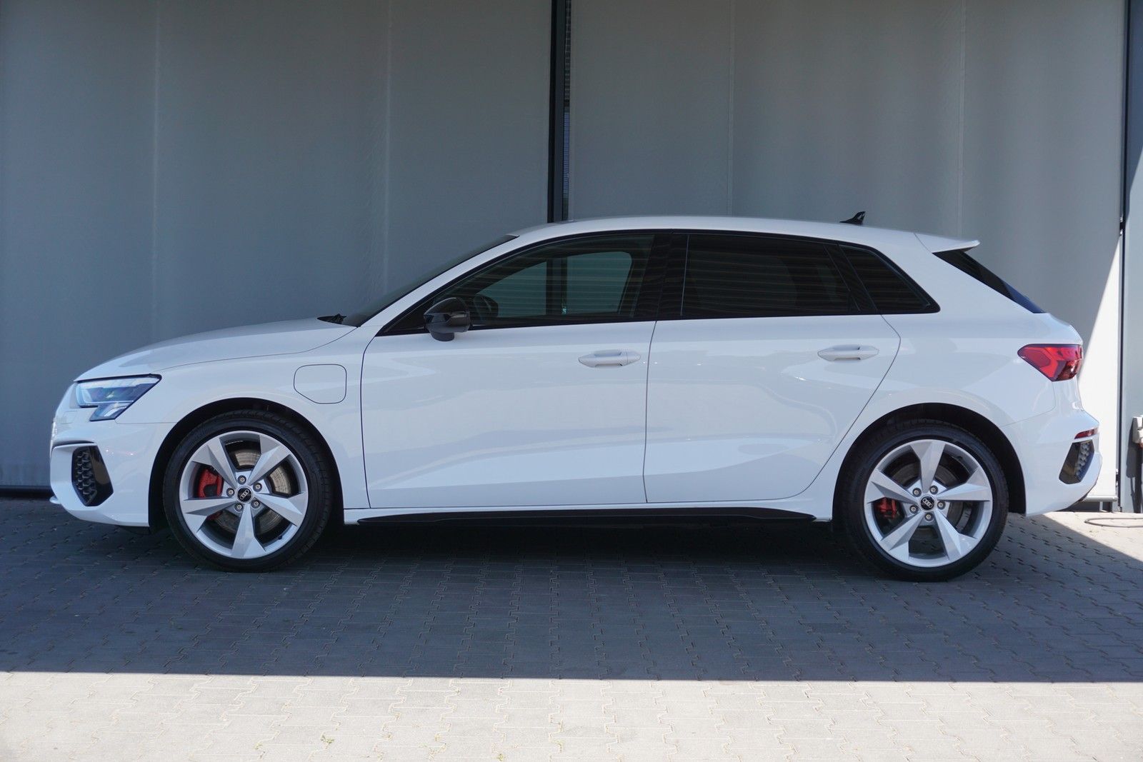 Audi A3 Sportback 45 TFSI e S line - Samsaru's Car Outlet