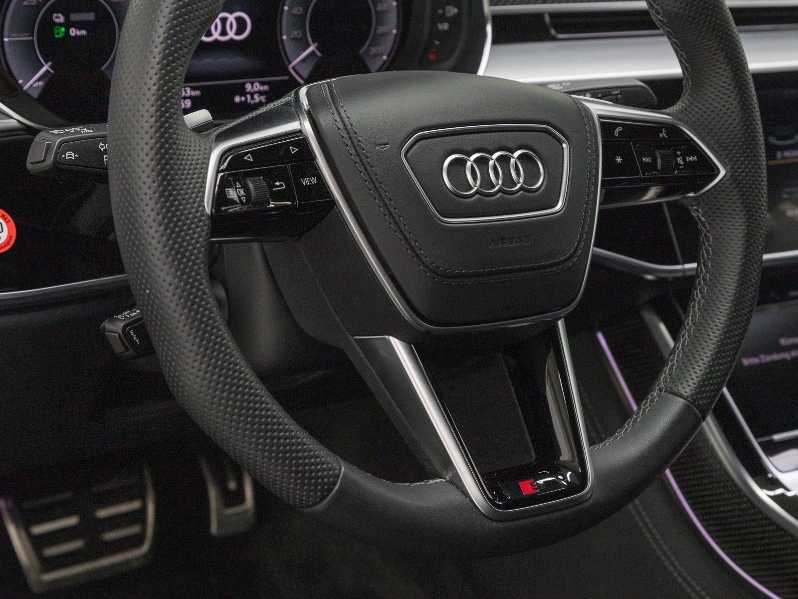 Audi A8 60 TFSIe Q 2x S LINE - Samsaru's Car Outlet