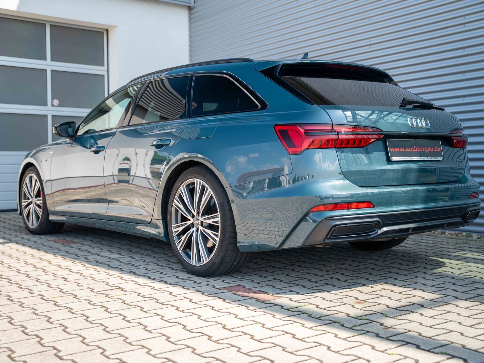 Audi A6 Avant 55 TFSI e quattro sport - Samsaru's Car Outlet