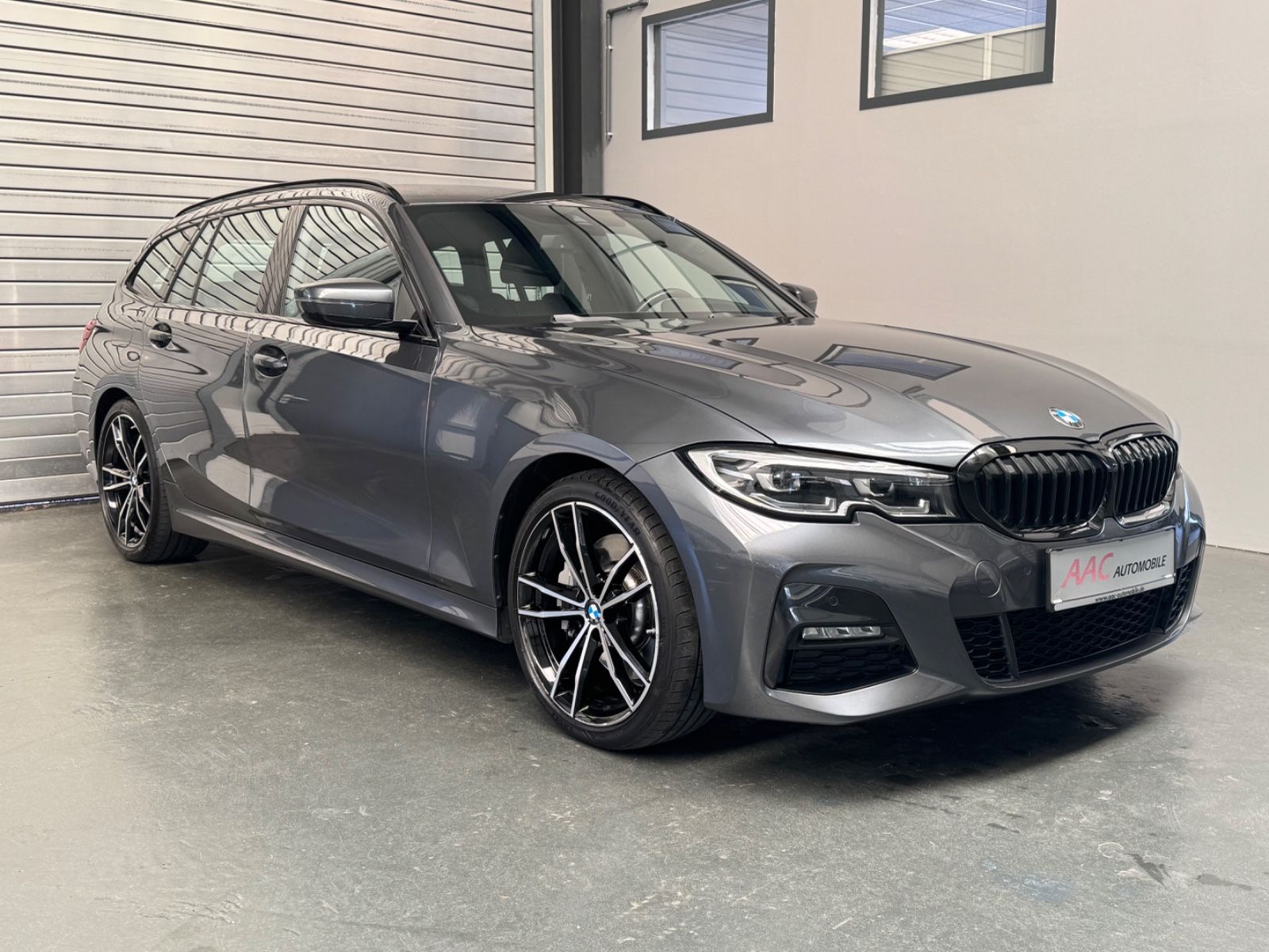 BMW 330 Touring i M Sport - Samsaru's Car Outlet