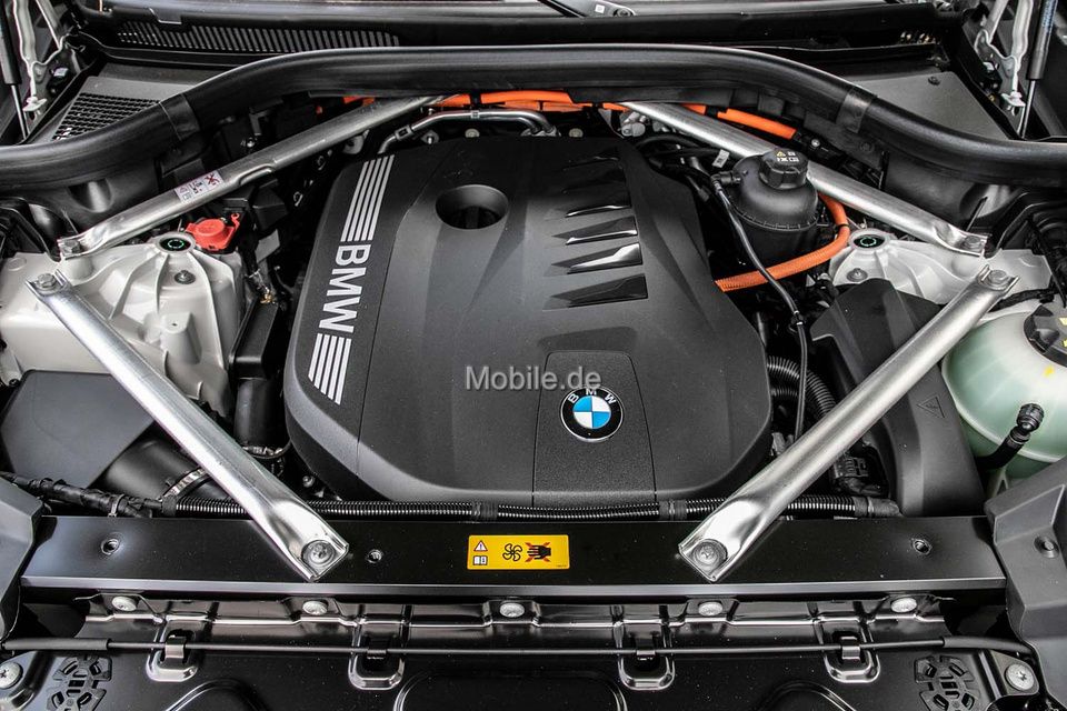 BMW X5 xDrive50e M Sport 360 HUD SHZ AHK Pano har/ka