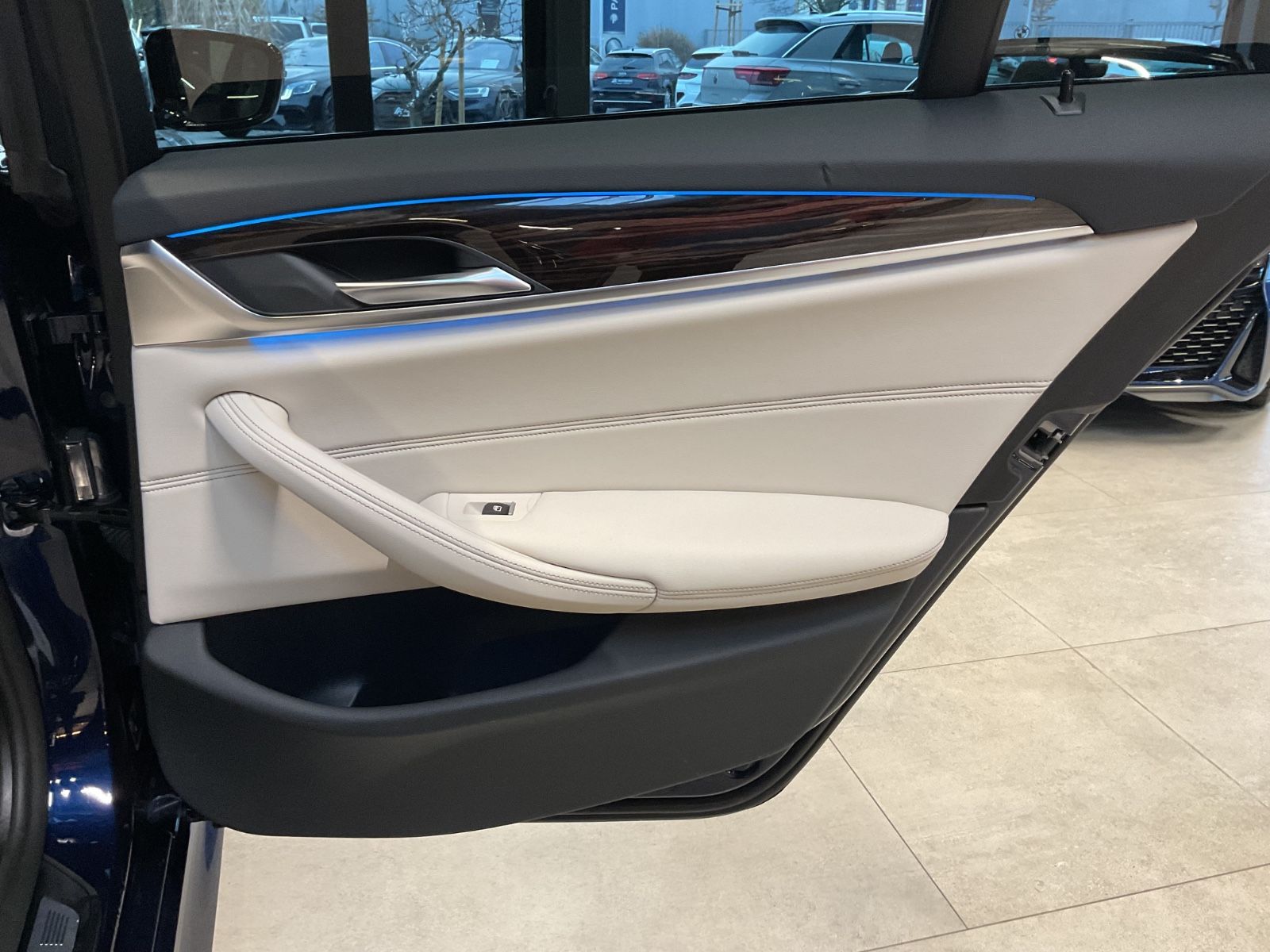 BMW 545e xDr. M Paket Exclusivleder HuD Laserl.