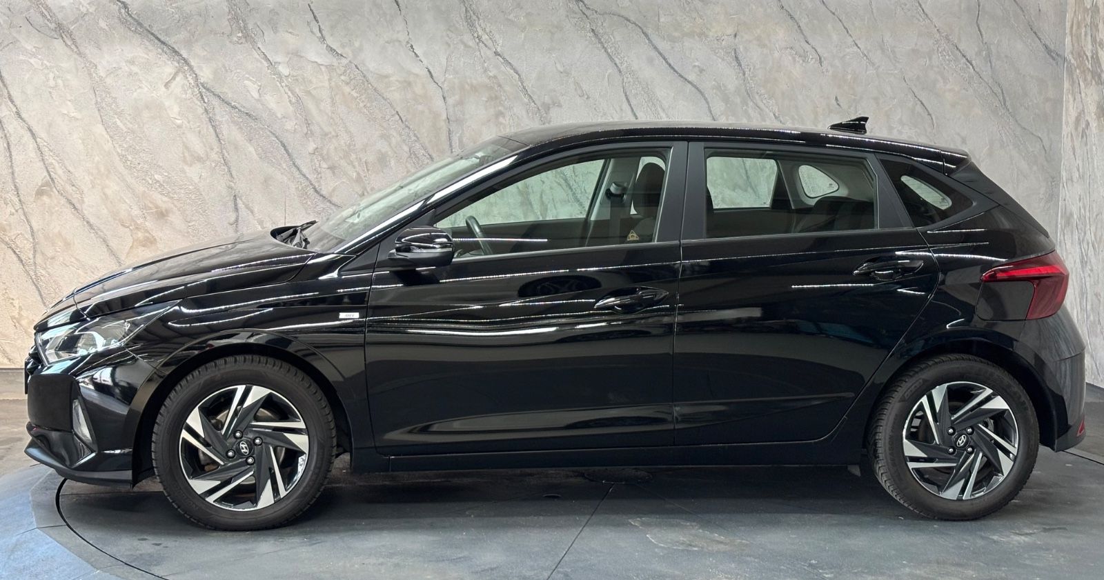 Hyundai i20 Trend Mild-Hybrid+Navi+1.Hand+MwSt.