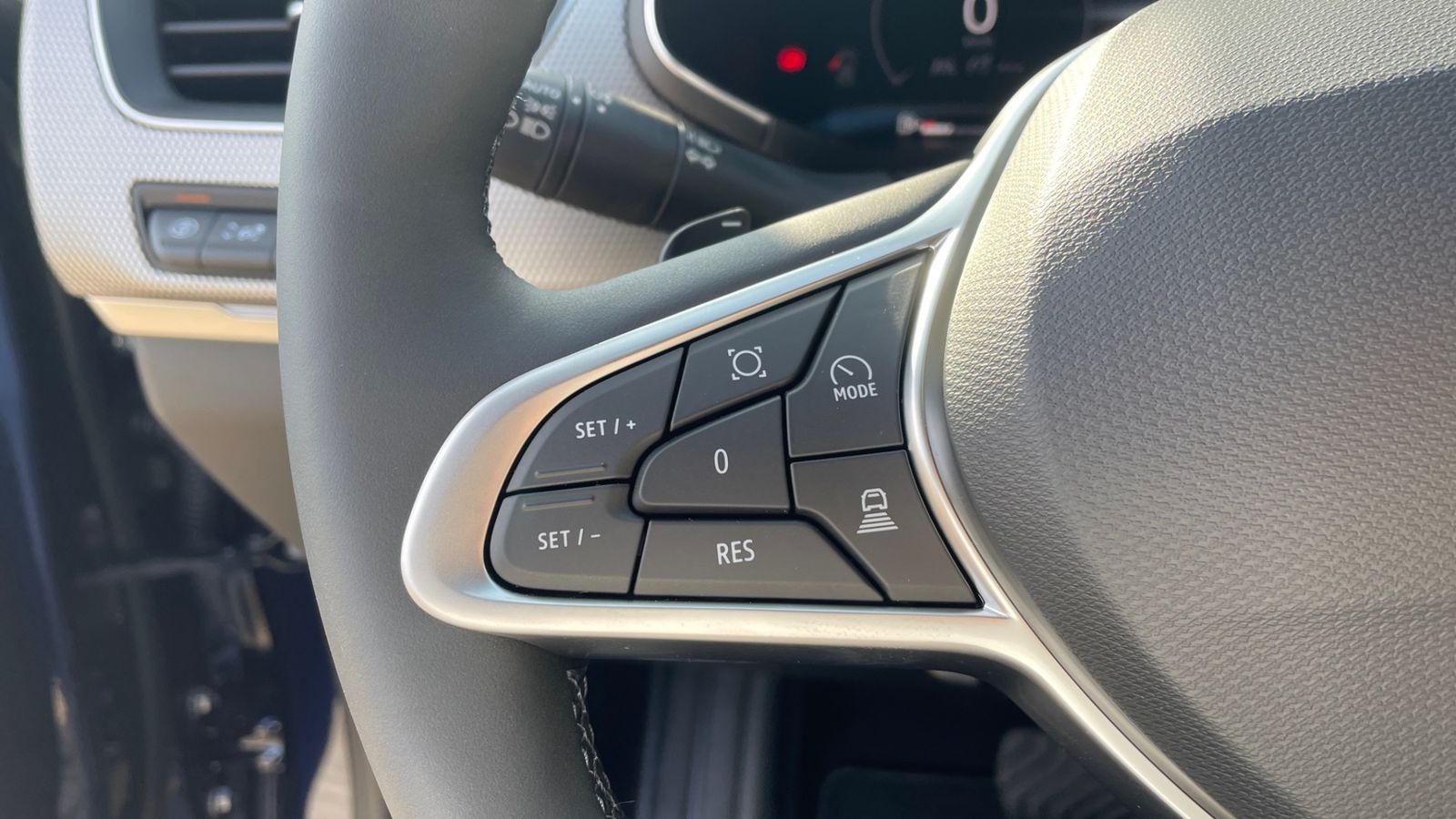 Renault Arkana TECHNO Mild Hybrid - Samsaru's Car Outlet