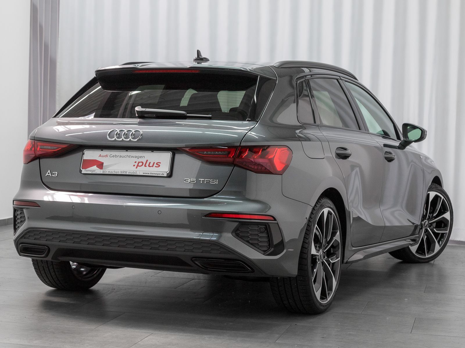 Audi A3 Sportback 35 TFSI 2x S LINE - Samsaru's Car Outlet
