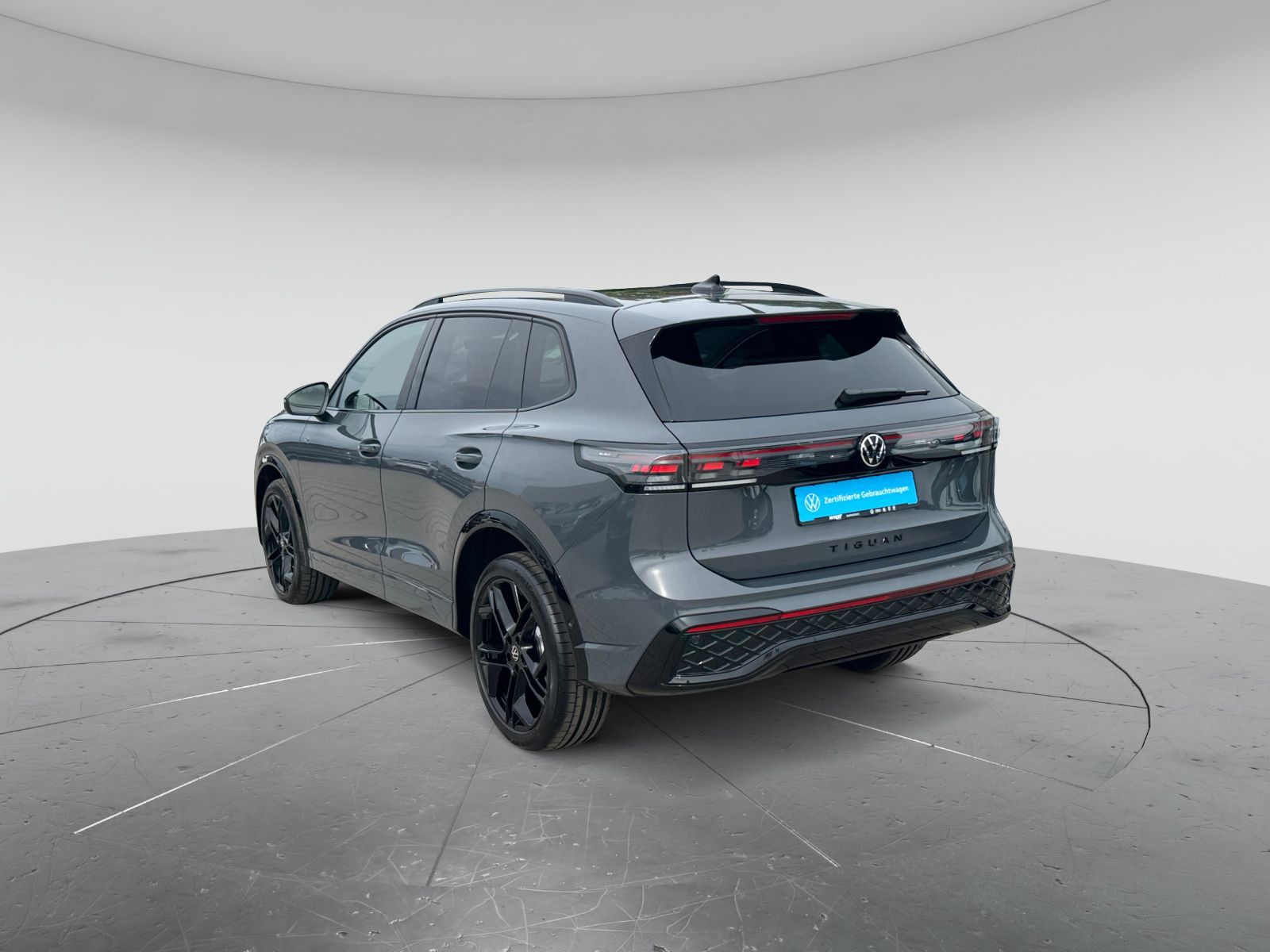 Volkswagen Tiguan R-Line 2.0 TSI 4M DSG, 5J.Gar./Black Styl