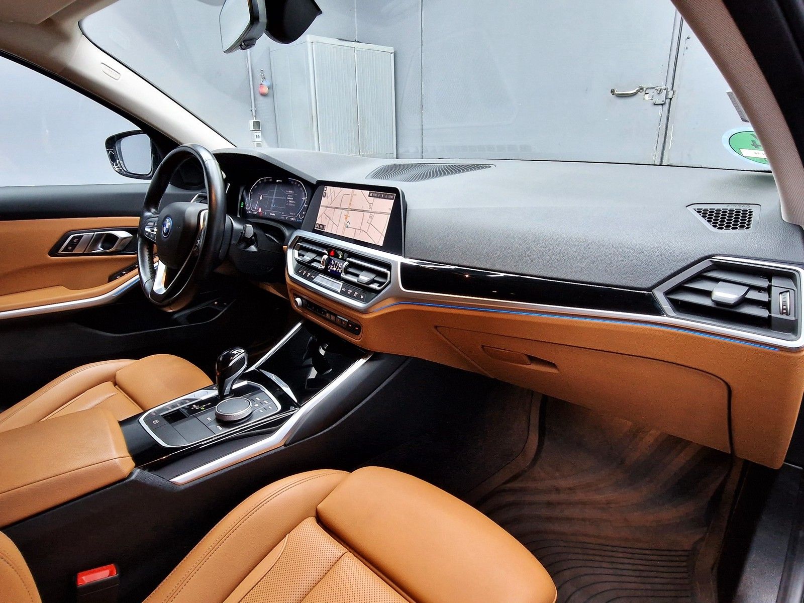 BMW 330 e Sport Line - Samsaru's Car Outlet