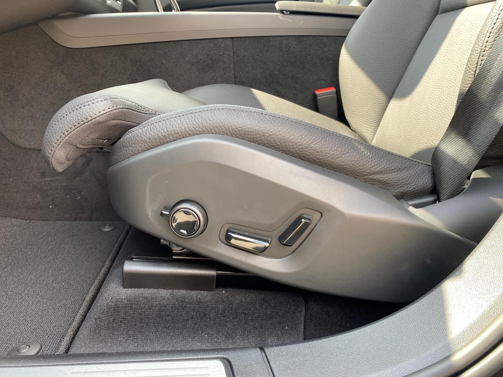 Volvo XC60 B4 AWD Plus Bright 20" 4xSHZ ACC LED STHZ