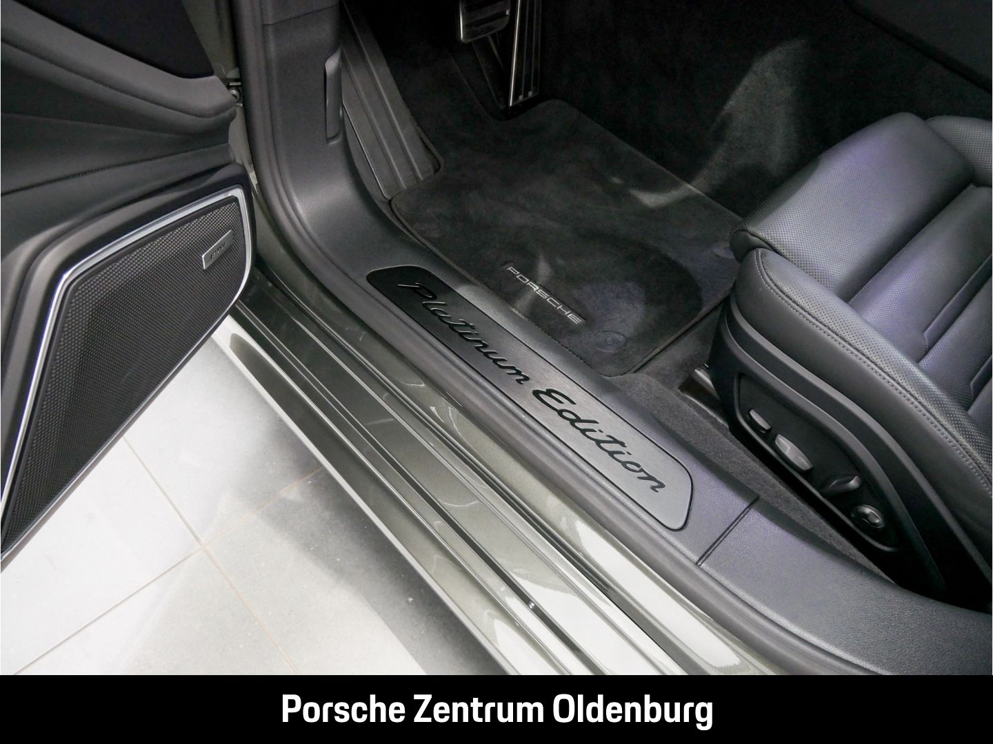 Porsche Panamera 4 E-Hybrid Platinum Edition Matrix LED