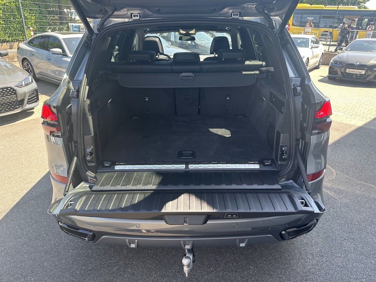 BMW X5 xDrive50e M Sport Pro || 22Z Pano AHK H&K Hea