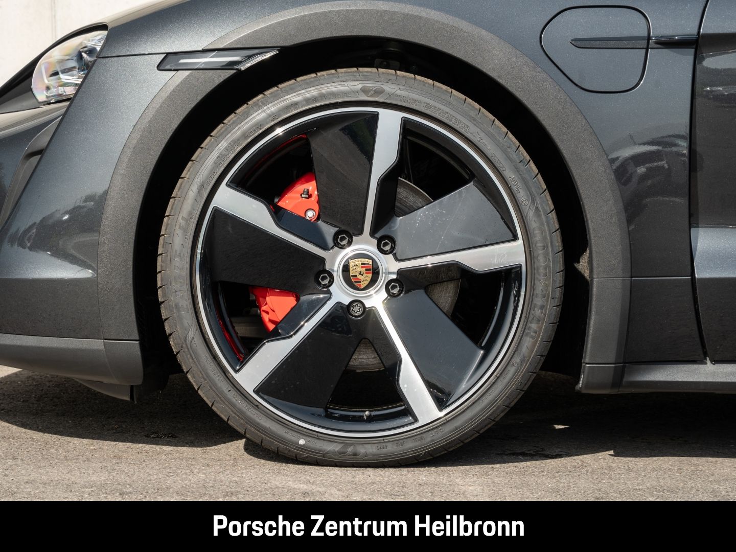 Porsche Taycan 4S Cross Turismo Panorama Surround-View