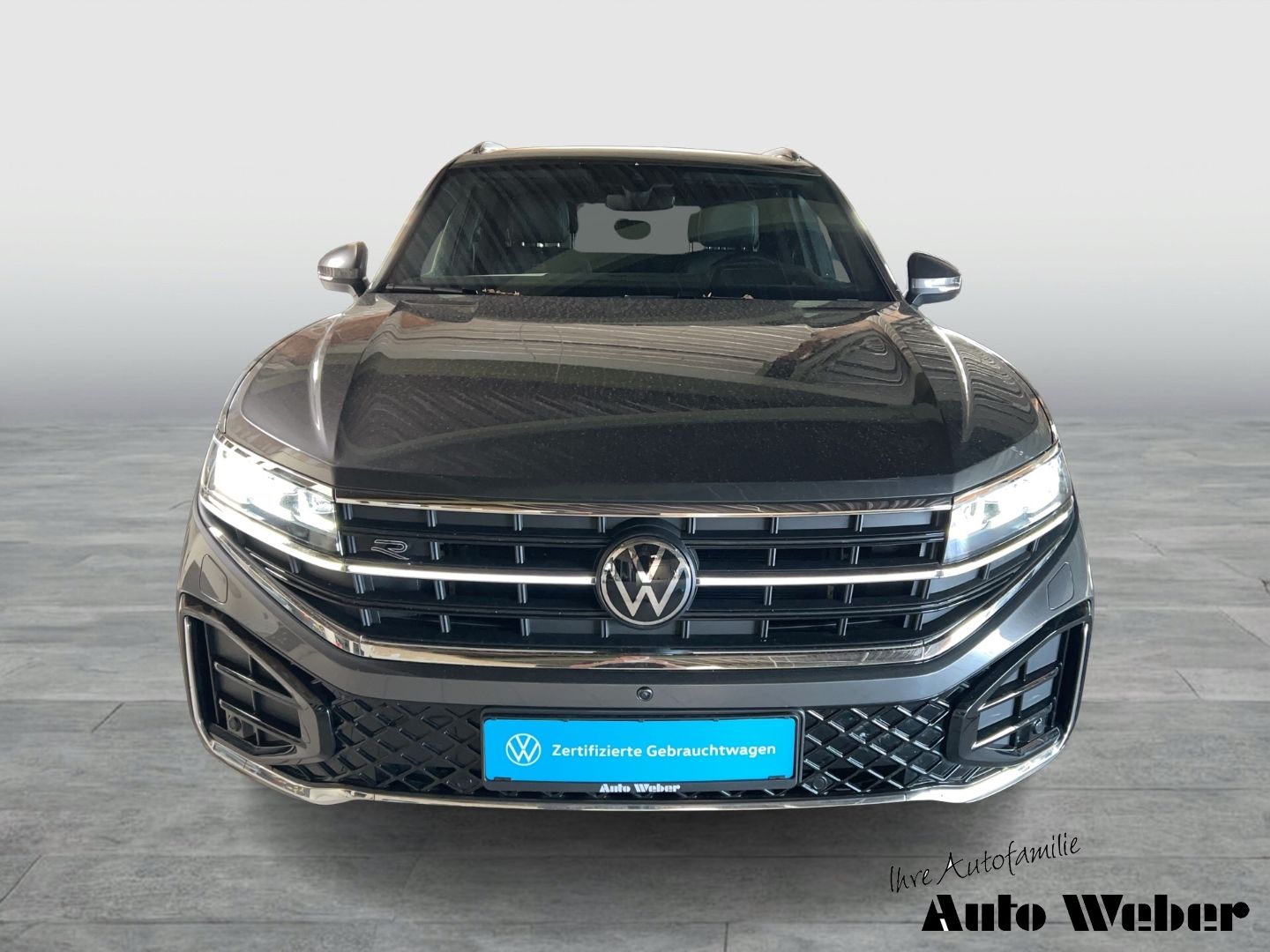 Volkswagen Touareg V6 4Motion R-Line - Samsaru's Car Outlet