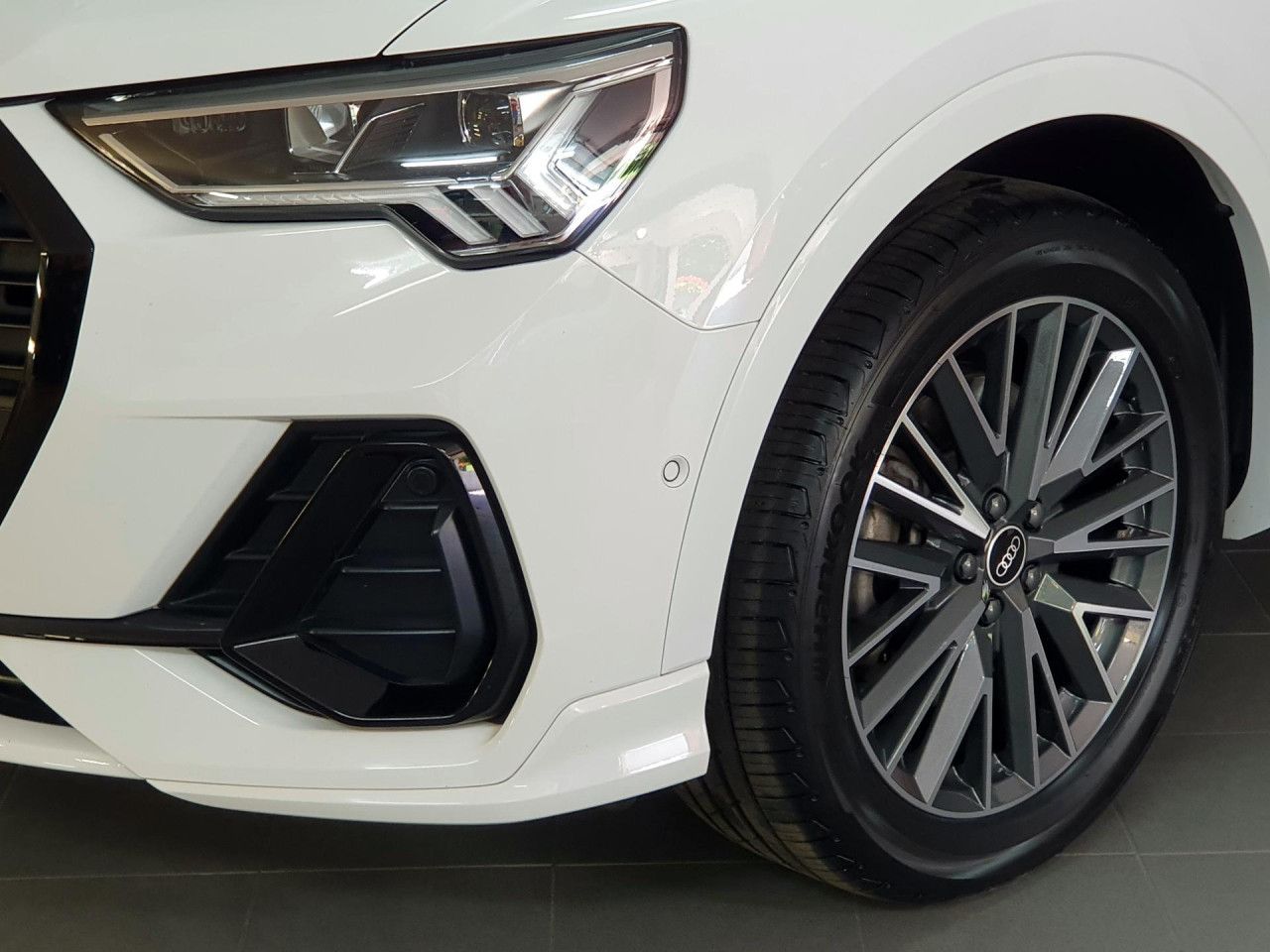 Audi Q3 40 TDI quattro S tronic S line - Samsaru's Car Outlet