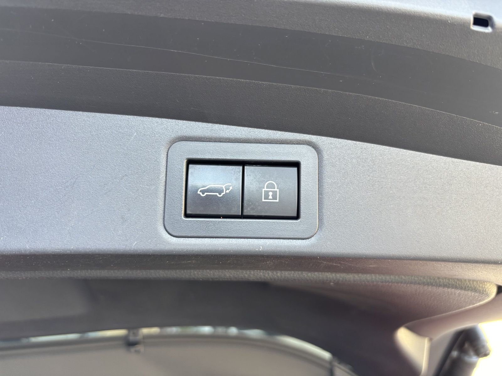 Toyota Corolla Touring Sports Hybrid Lounge - Samsaru's Car Outlet