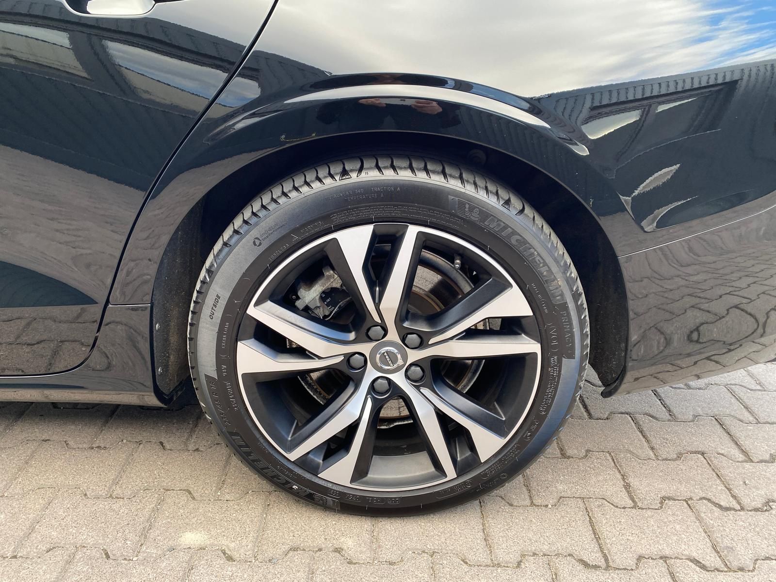 Volvo S60 T8 Recharge Plus Dark AWD CAM LED LHZ MEMORY