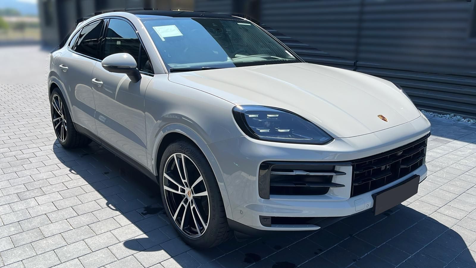 Porsche Cayenne Coupe | PROD25 | 18-Way | TV