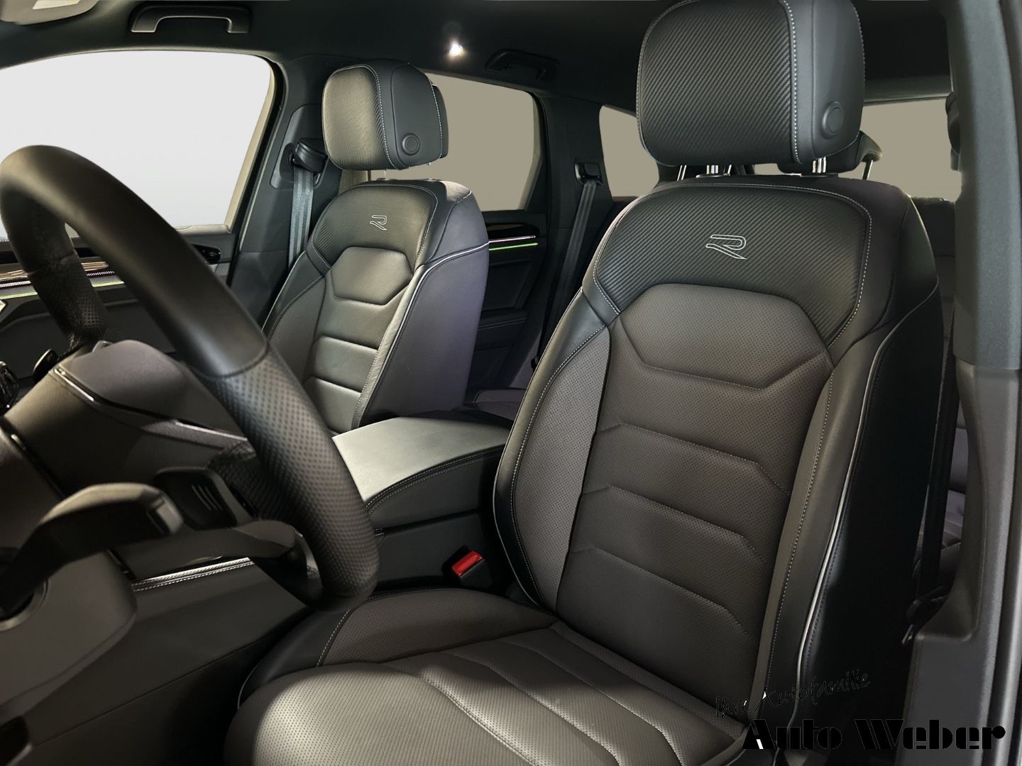 Volkswagen Touareg V6 4Motion R-Line - Samsaru's Car Outlet