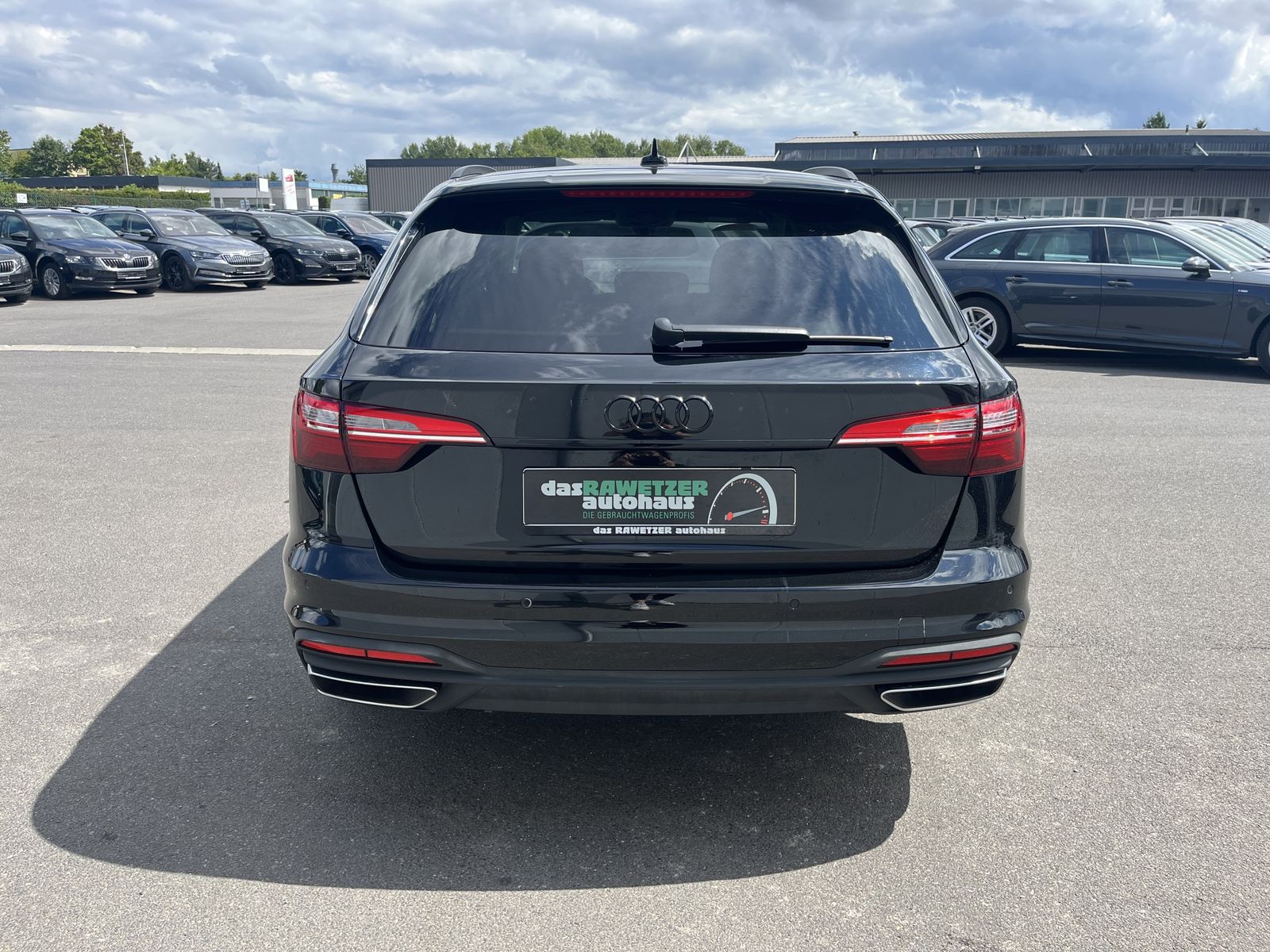 Audi A4 Avant 35 2.0 TFSI S-Line Optik Blackline - Samsaru's Car Outlet