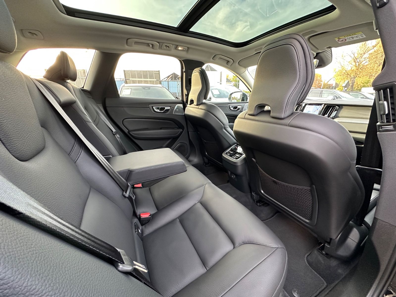 Volvo XC60 Ultimate Dark AWD Leder HuD Pano B&W 360°